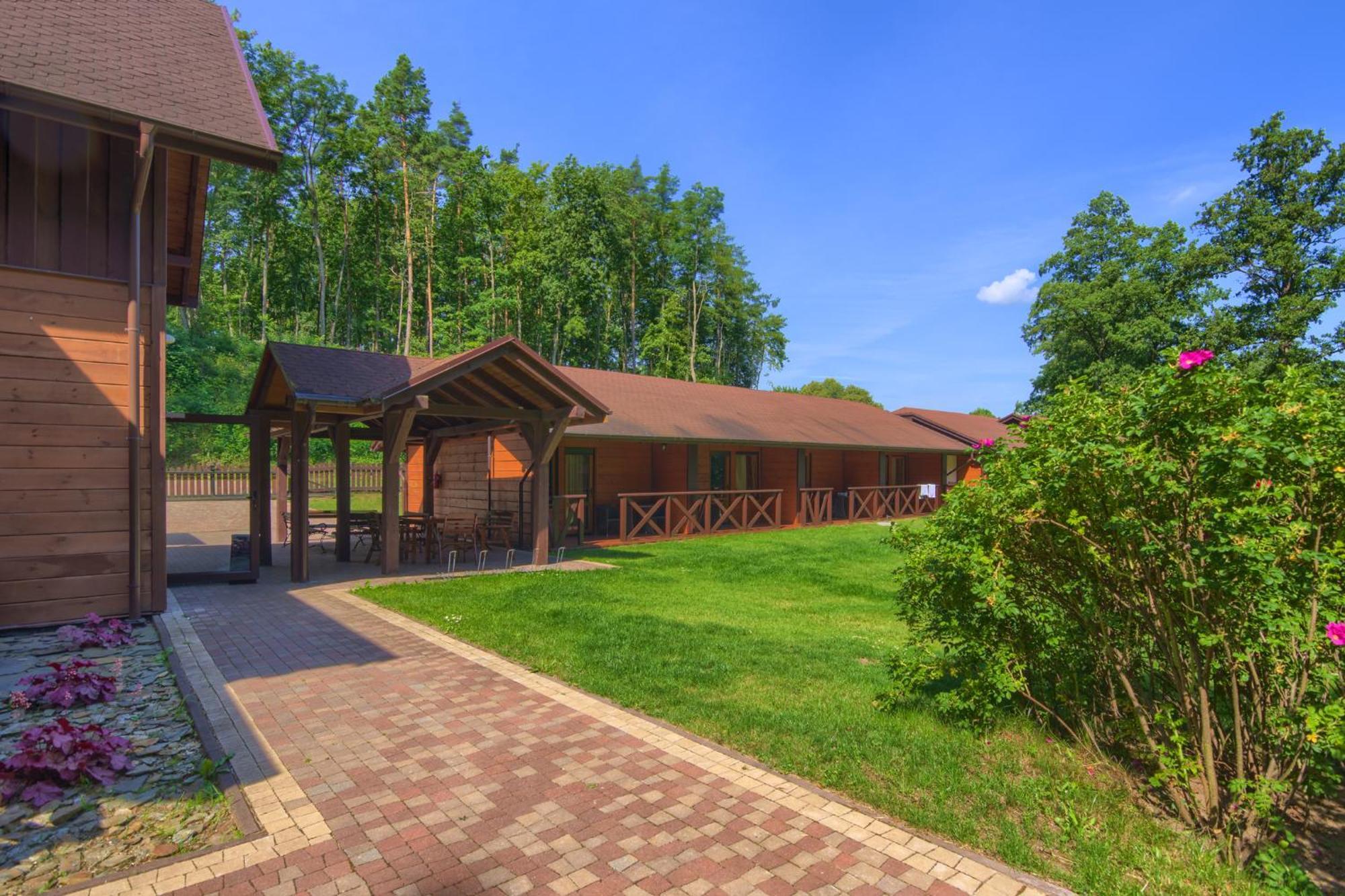 Hotel Dworek Wapionka Górzno Exterior foto